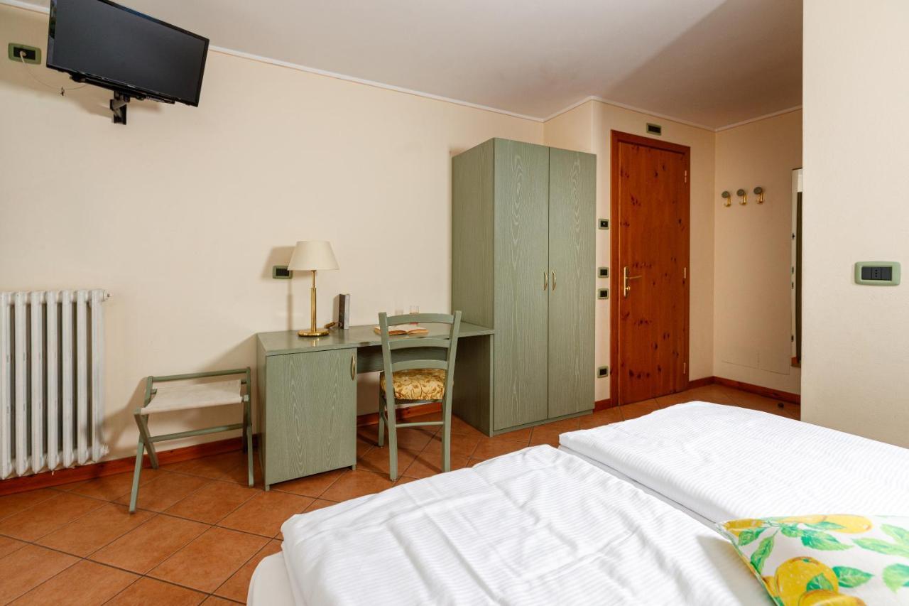 Hotel Villa Rina ボルミオ エクステリア 写真