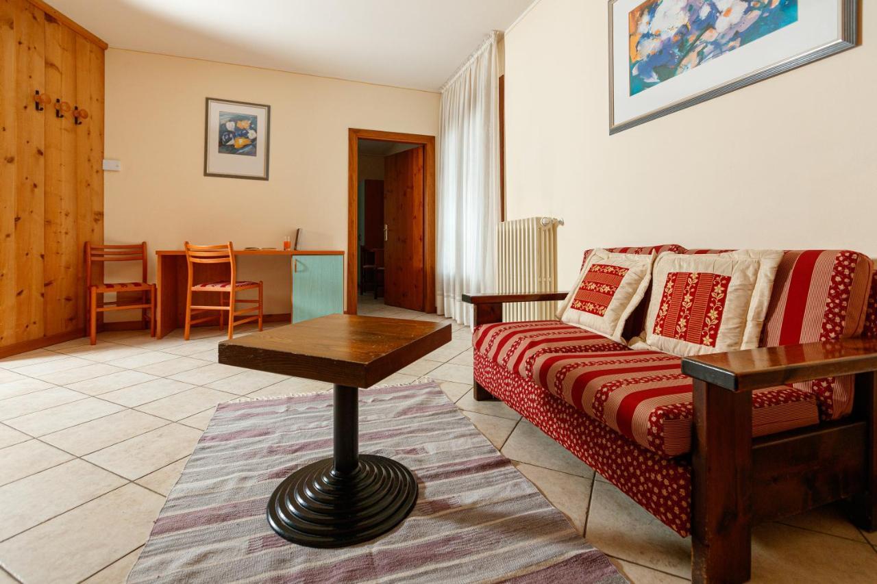 Hotel Villa Rina ボルミオ エクステリア 写真
